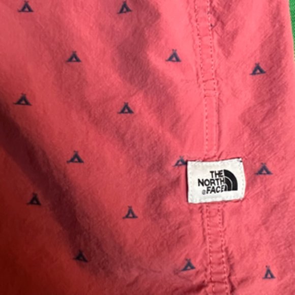 The North Face Button up Shirt Large - Picture 6 of 8